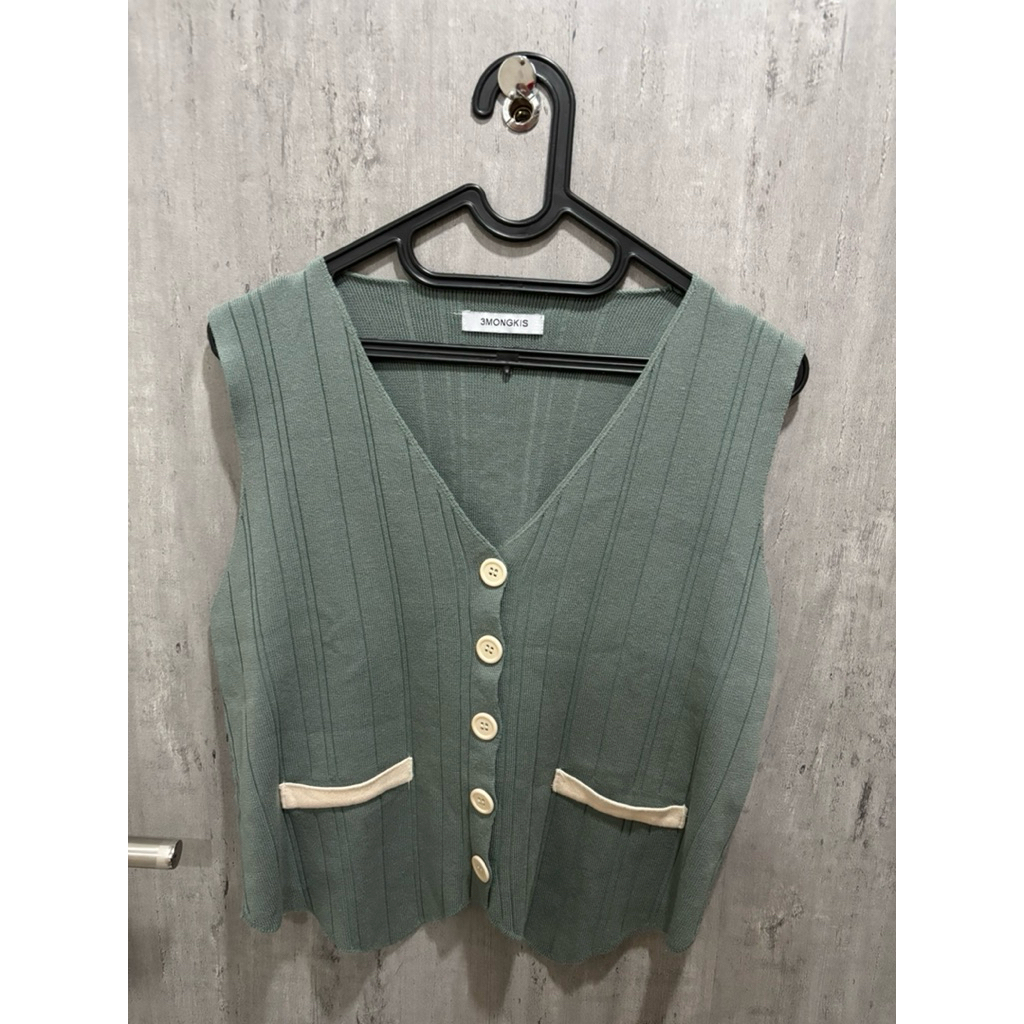 SALE 3MONGKIS PREMIUM COMFY ARMY GREEN OUTER VEST BUTTON TOP PRELOVED PINTEREST OUTFIT LOOK ESTETIK 