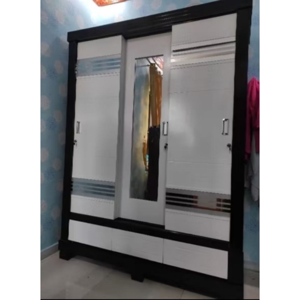 Lemari Pakaian 3 Pintu Knockdown