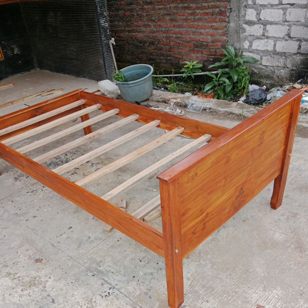 Dipan Kayu Jati Minimalis Single Tanpa Kasur – Ranjang Tidur Kokoh Elegan