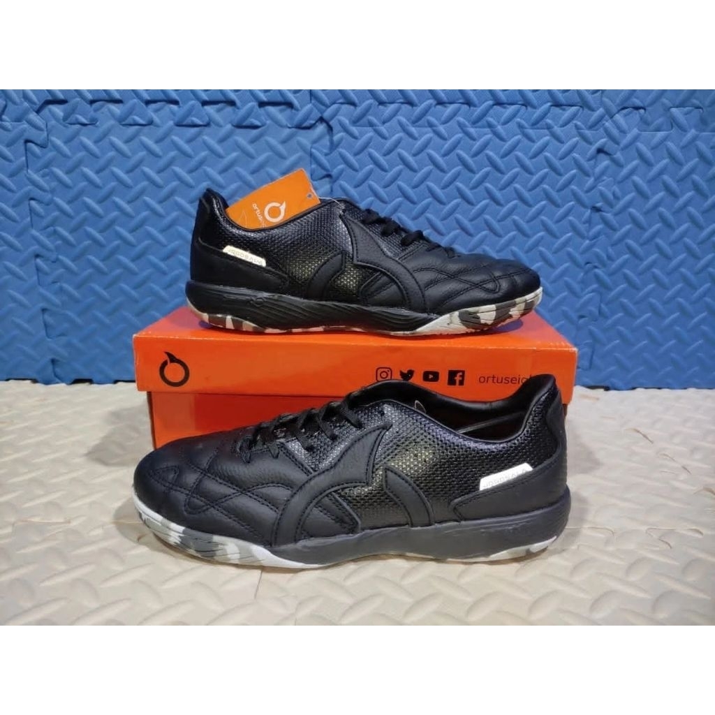 Sepatu Futsal Ortuseight Jogosala Revolt - Black / Camo Original