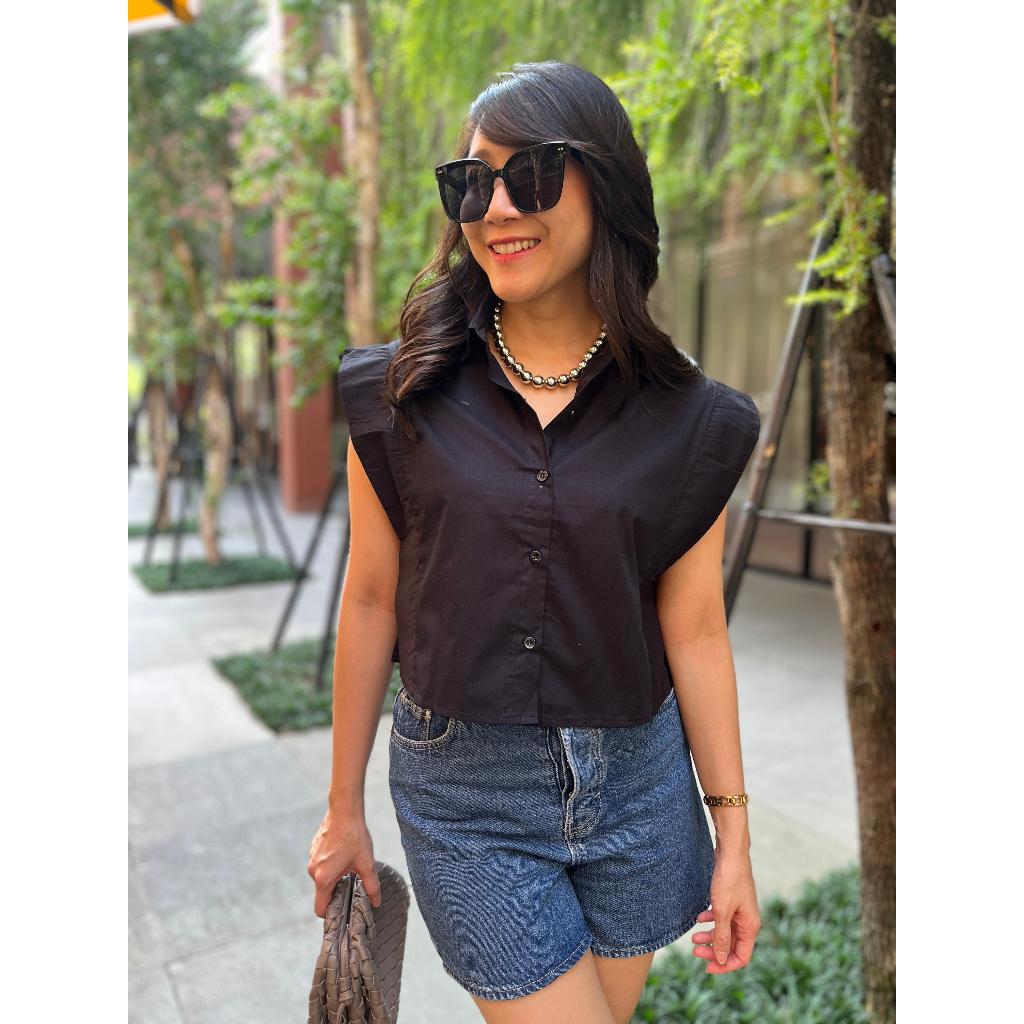 DELIGHTLINE QUINCY SHIRT - KEMEJA POLOS HITAM WANITA - CROP TOP SHIRT