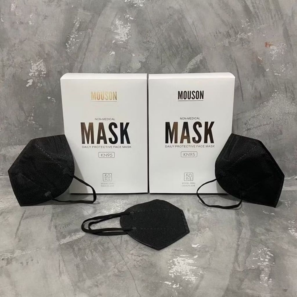 Masker Kn95 Mouson Hitam & Putih  isi 50 pcs free box