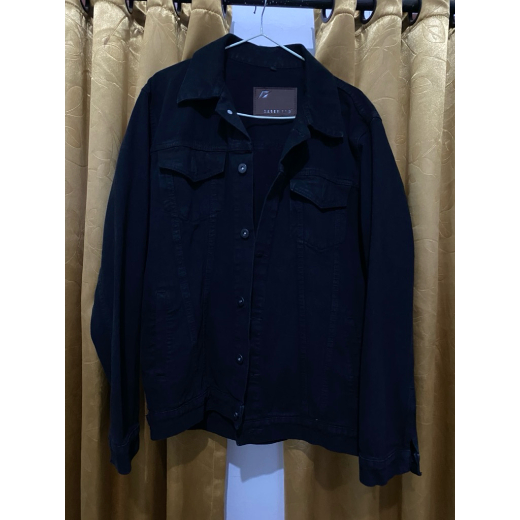 Preloved Jaket Levis Never End L - Hitam Pekat, Lukisan Burung Hantu Unik (Like New) Jaket Levis pri