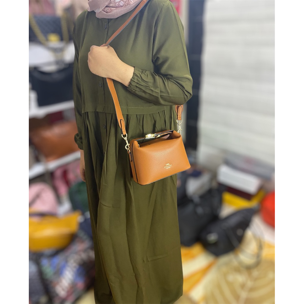 tas preloved coklat sling coc dumpling