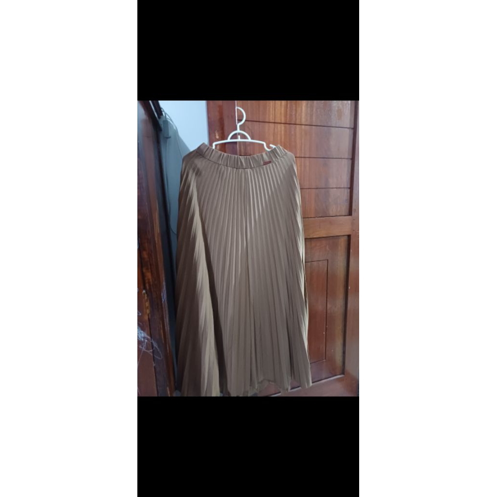 Preloved Rok Plisket