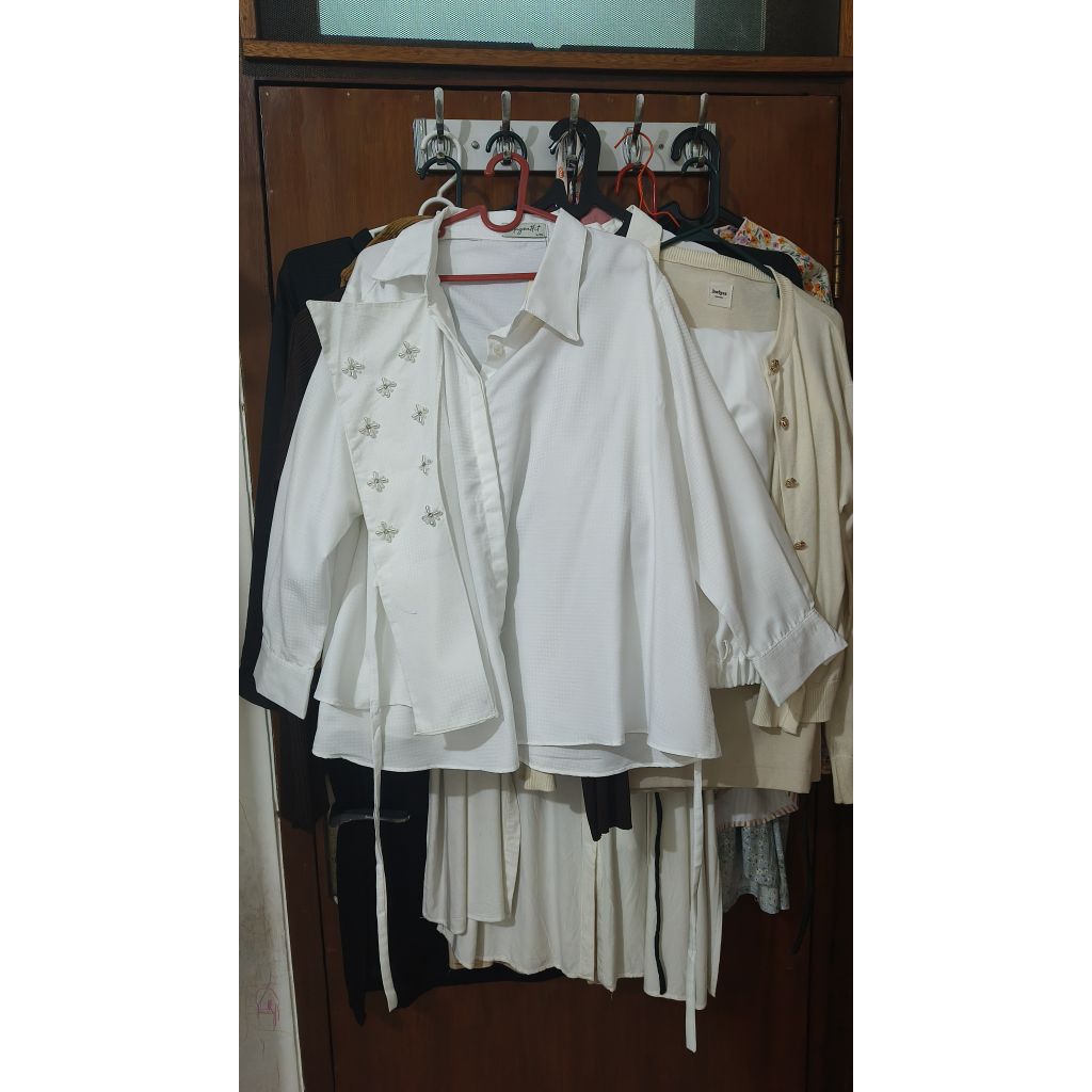 MINOR DEFECT MAYOUTFIT KEMEJA PUTIH PAYET (JILLY SHIRT BROKEN WHITE)