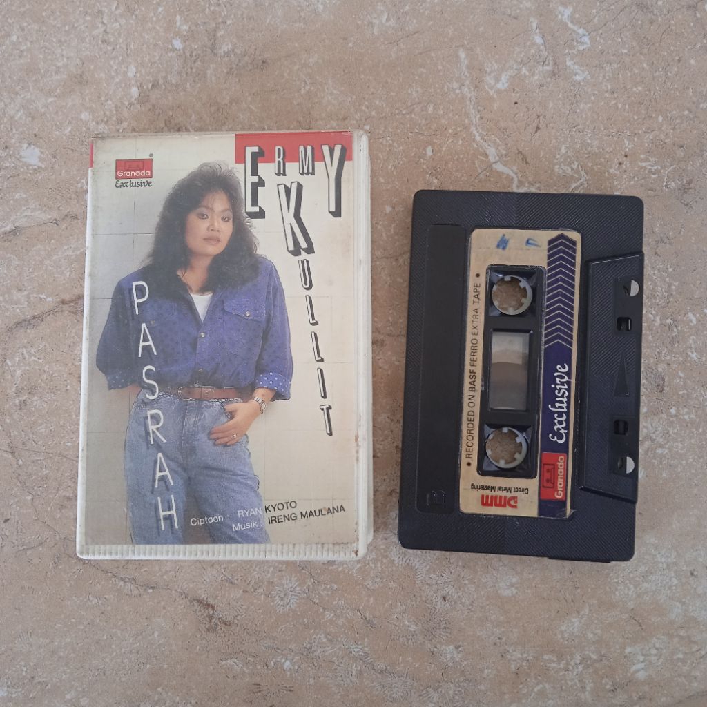 kaset pita Ermy Kulit "Pasrah"