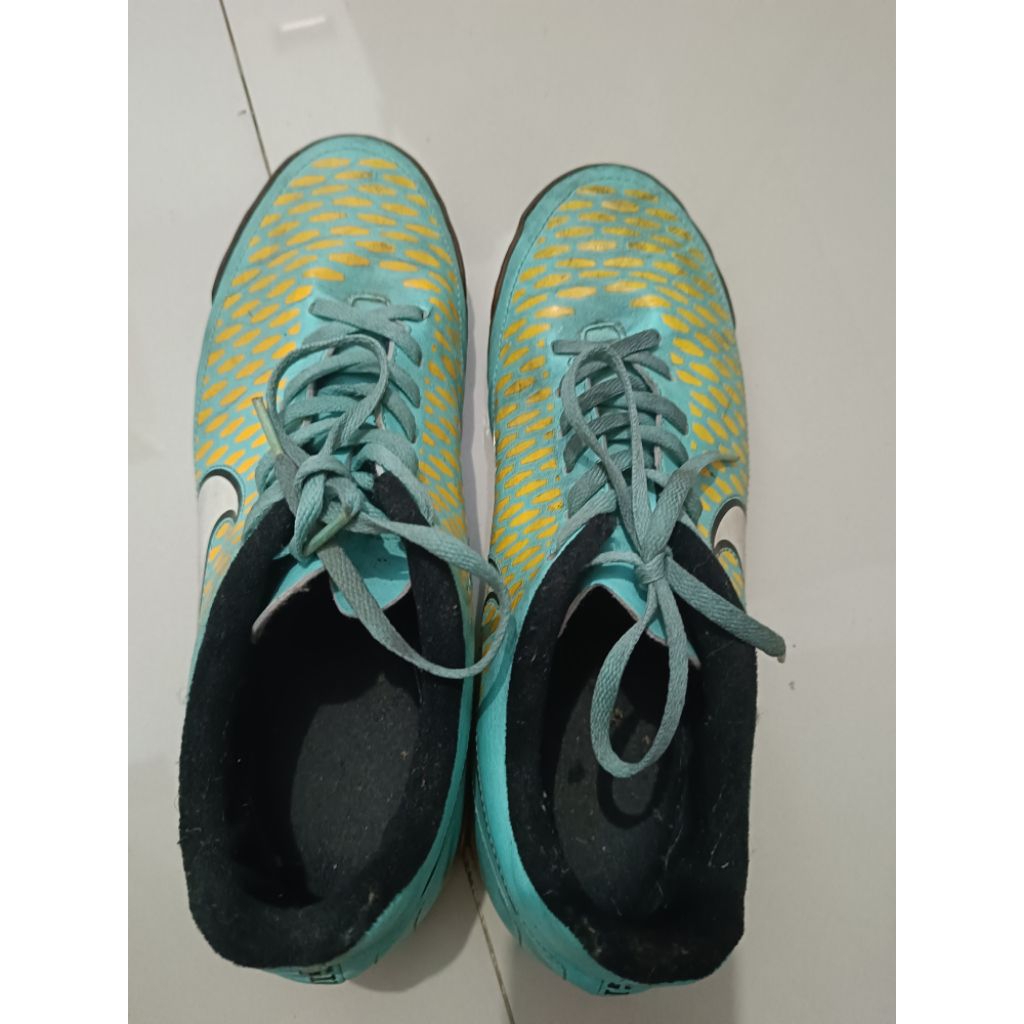 Nike sepatu futsal original counter tanpa box size 44-45