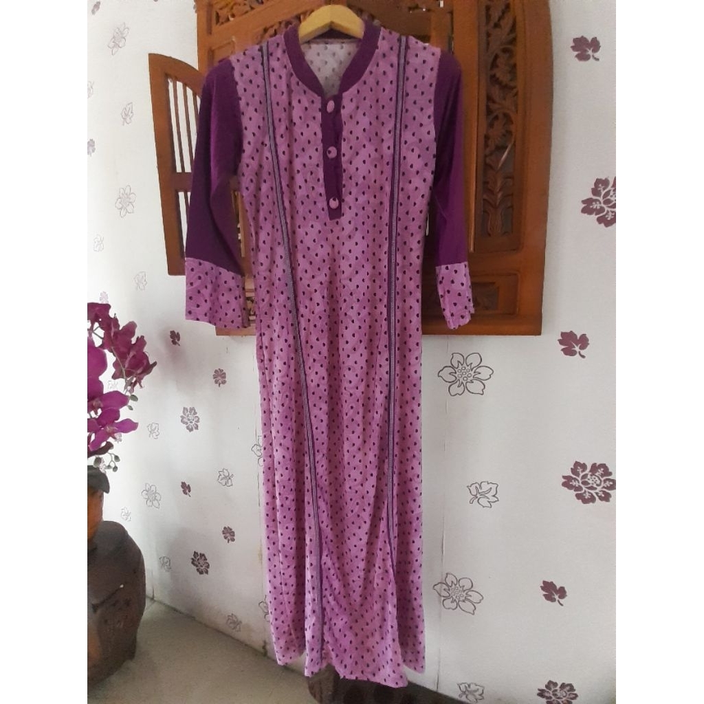 Baju Gamis Wanita Bahan Kaos Warna Ungu Preloved Second Branded ( LD 100 P 130 )