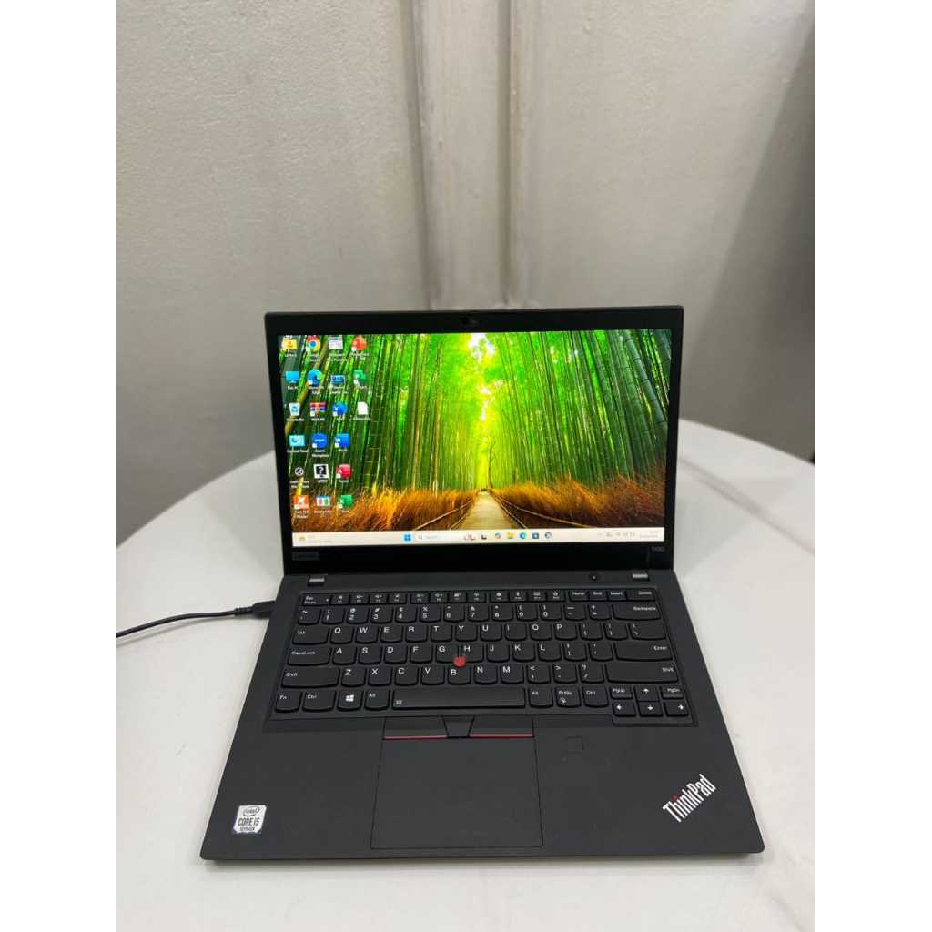 Laptop LENOVO ThinkPad T490