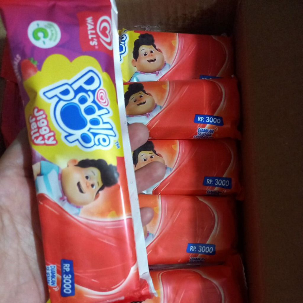 Es Krim Ice Cream Eskrim WALLS JELLY JUMBO STRAWBERRY Bandung Cimahi