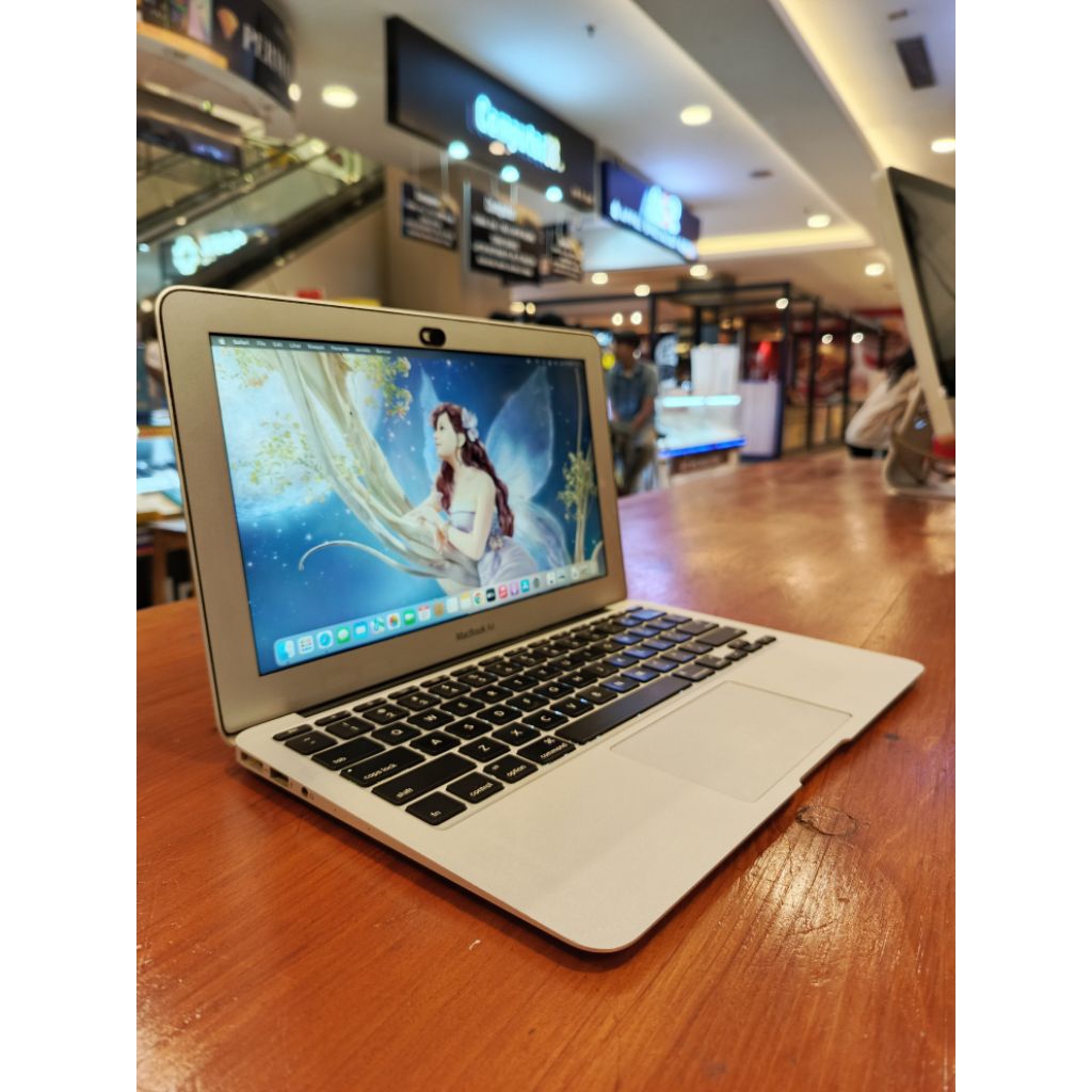 Macbook Air 11 inch 2015 i5 Ram 4GB SSD 128GB