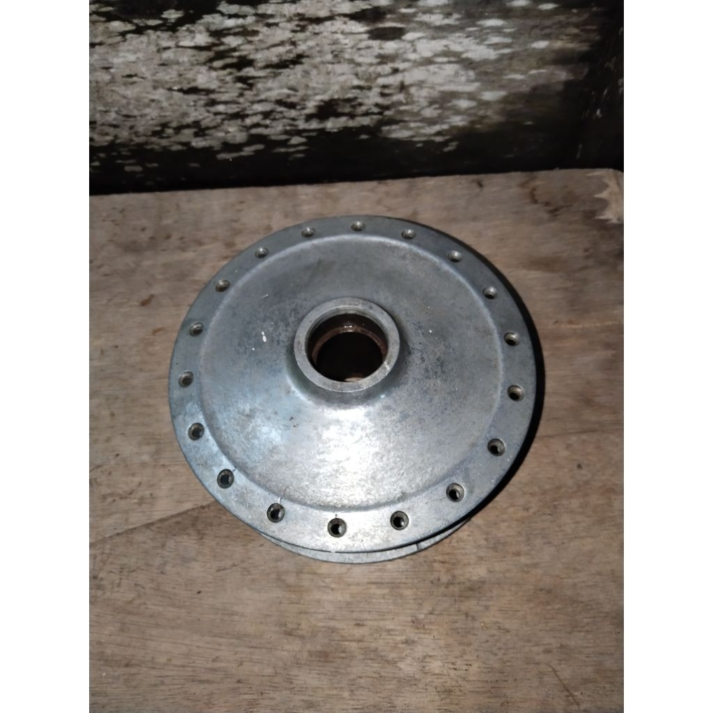 TROMOL DEPAN YAMAHA L2G L2SN V75 V80 NOS BUKAN ORI DRUM BRAKE DEPAN YAMAHA NEW OLD STOK BUKAN ORI