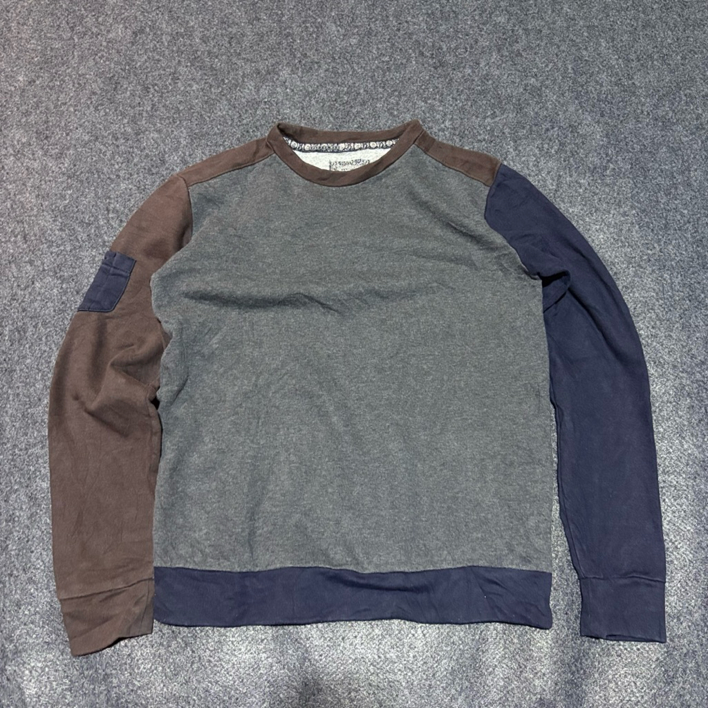 Crewneck spao sweatshirt preloved second
