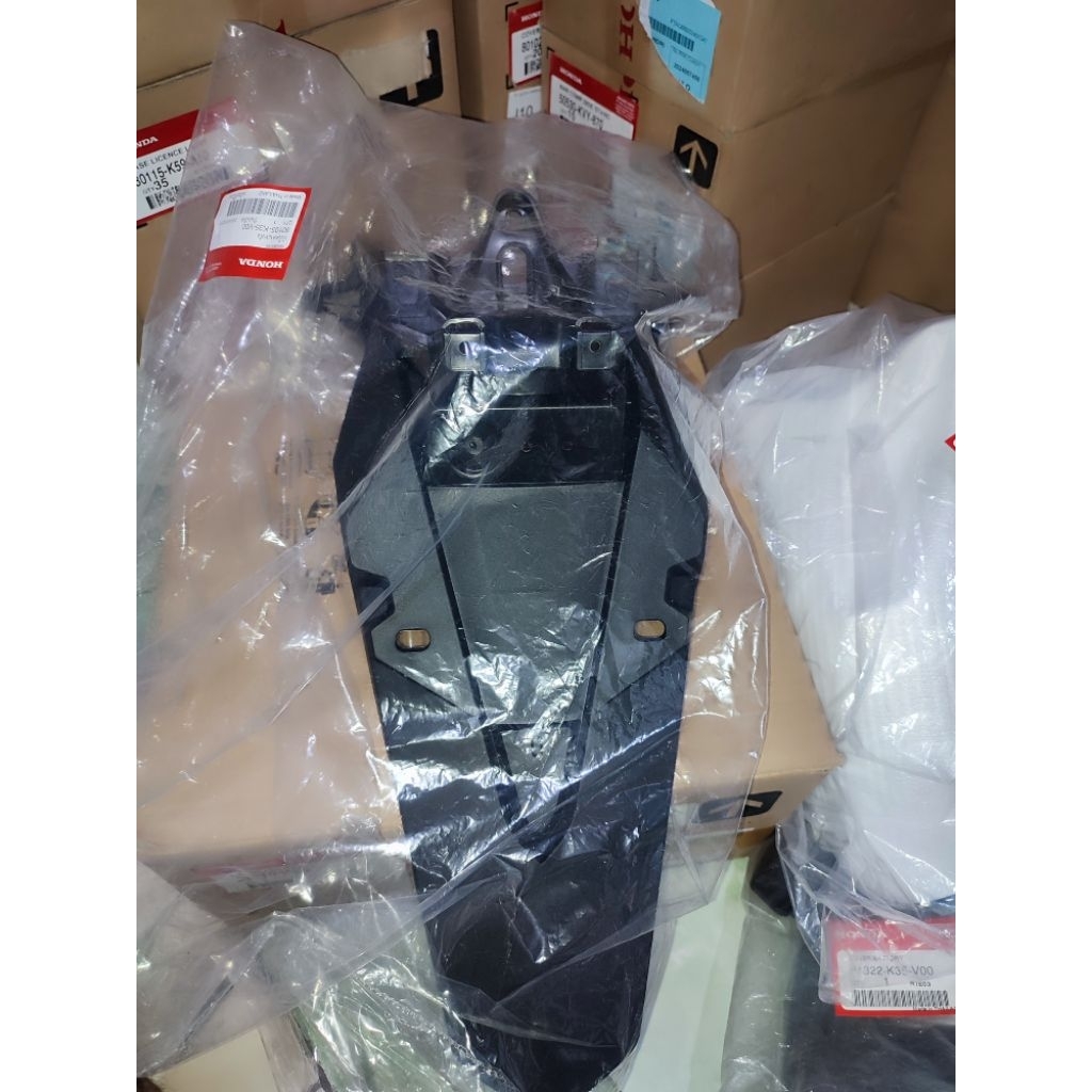 80105K35V00 REAR FENDER SPAKBOR BELAKANG PCX CBU 150 LED 2014-2017 ORIGINAL HONDA GENUINE PART