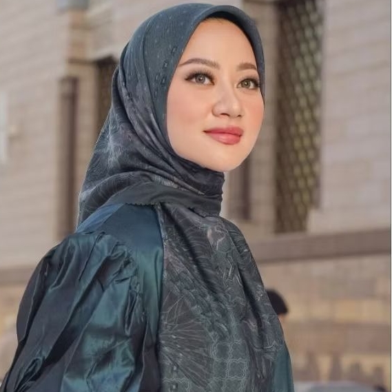 Medina 2 Consistent Buttonscarves