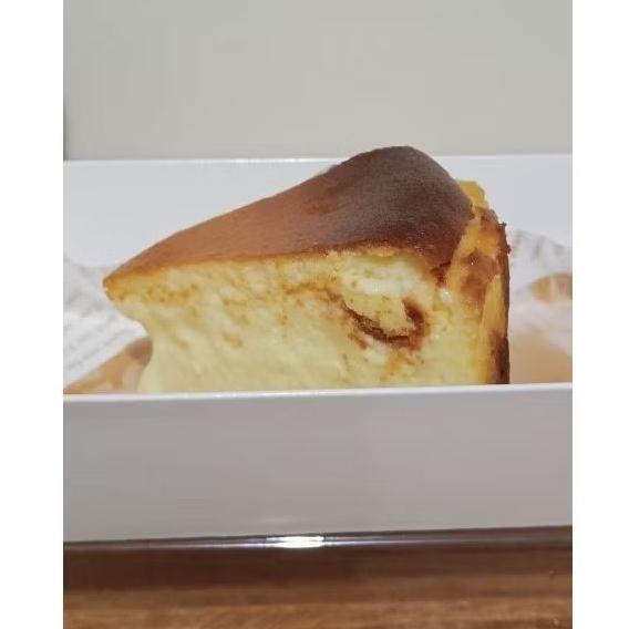 Burnt Cheesecake Slice