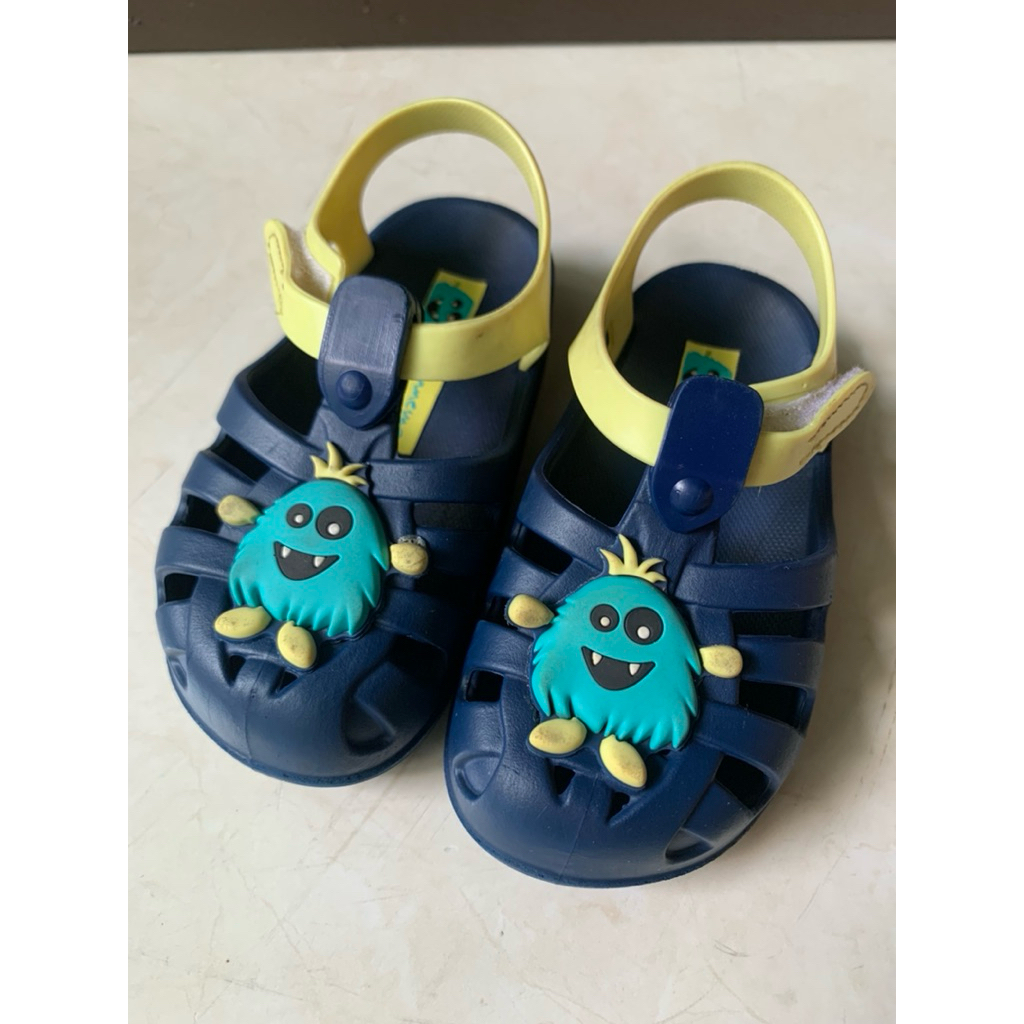 Sendal anak Brand Ipanema