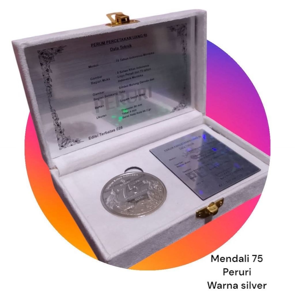 medali 75 Peruri warna silver