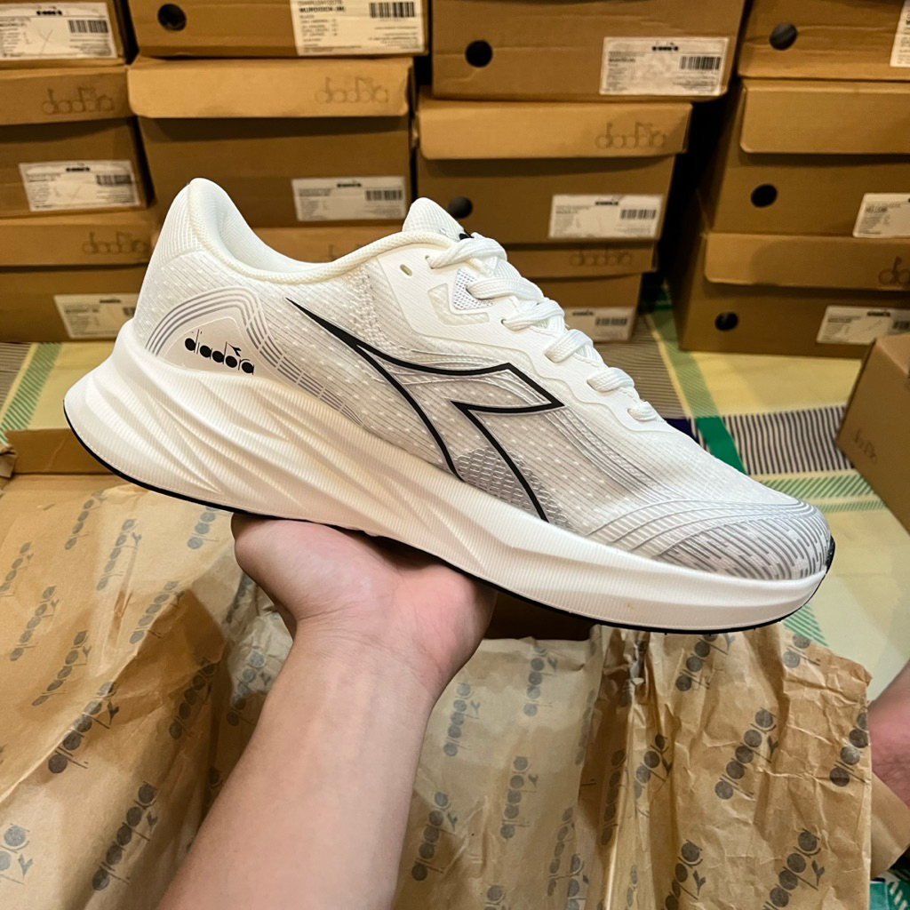 SEPATU DIADORA KWITANG ONLY SIZE 44 ORIGINAL BNIB