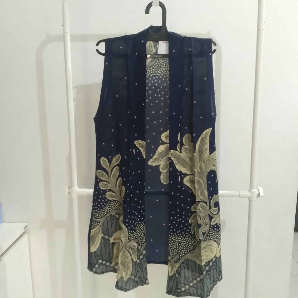 Batik Danar Hadi Outer Cardigan Tanpa Lengan