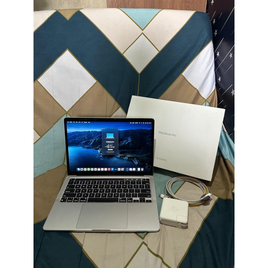 Macbook pro M1 2020 13 inch 8/256