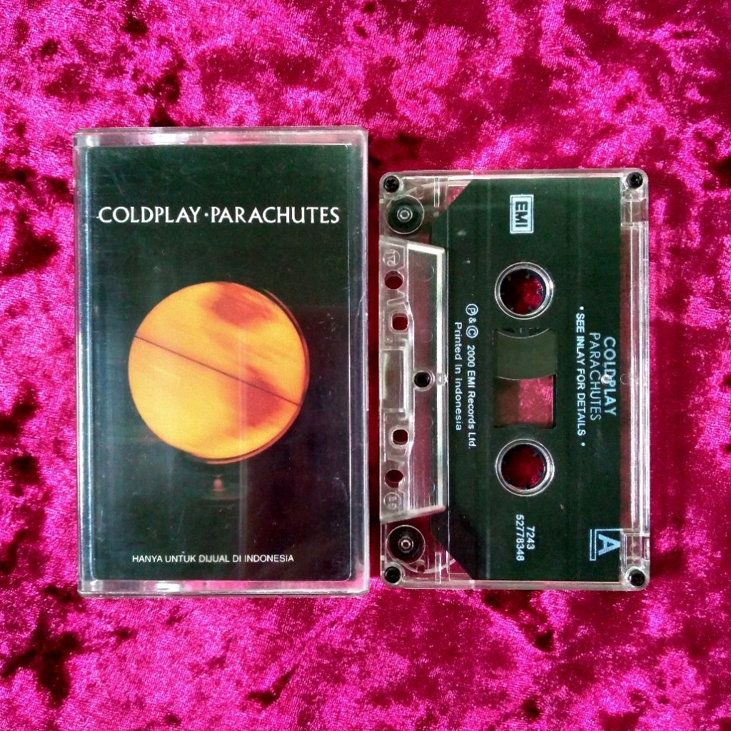 Kaset Coldplay - Parachutes