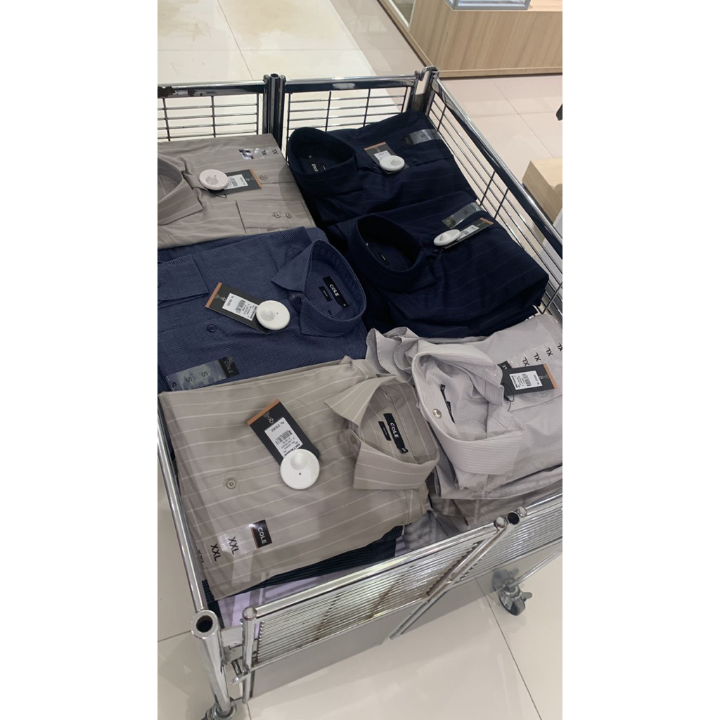 Kaos polo kemeja pria cole details