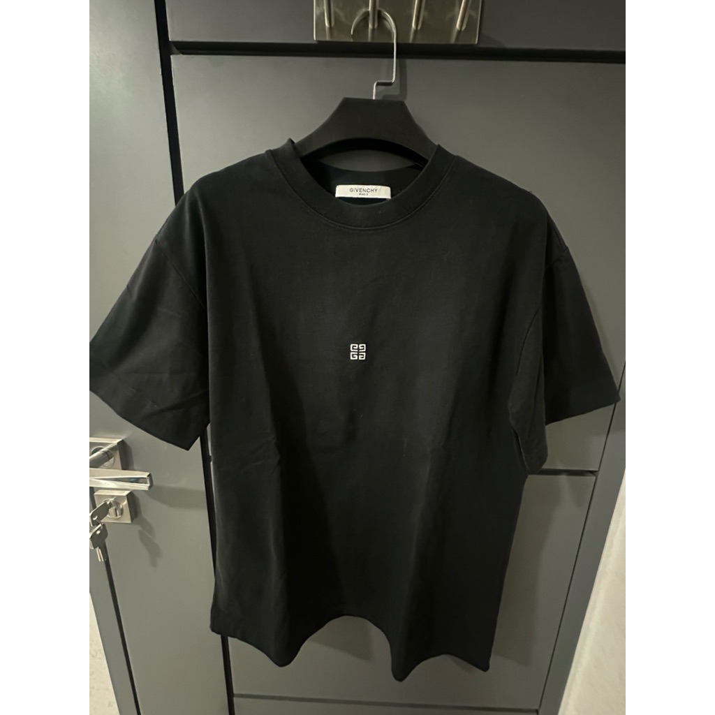 KAOS PRIA GIVENCHY BRANDED