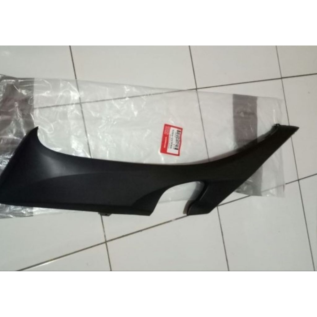 83620 KZL 930ZA COVER SAMPING PIJAKAN KAKI HONDA SPACY KIRI ORIGINAL AHM