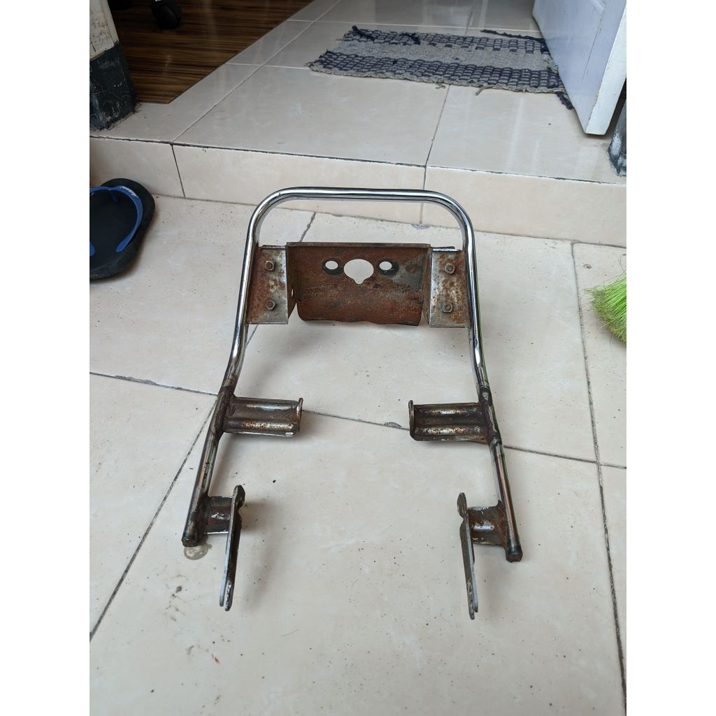 Begel Behel A100 X Super Plus Dudukan Stoplamp