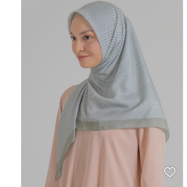 ria miranda scarf preloved