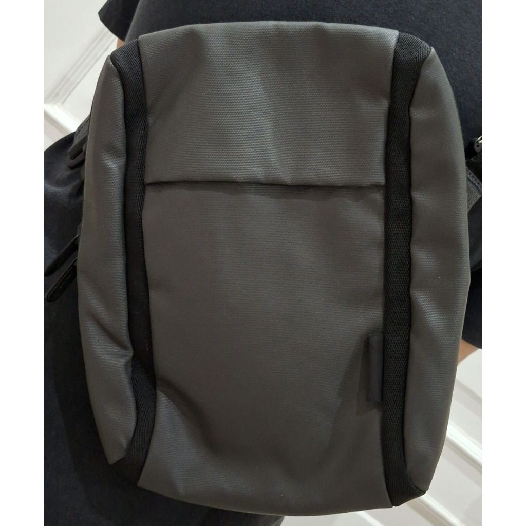 PRELOVED TAS BODYPACK PRIA BLACK