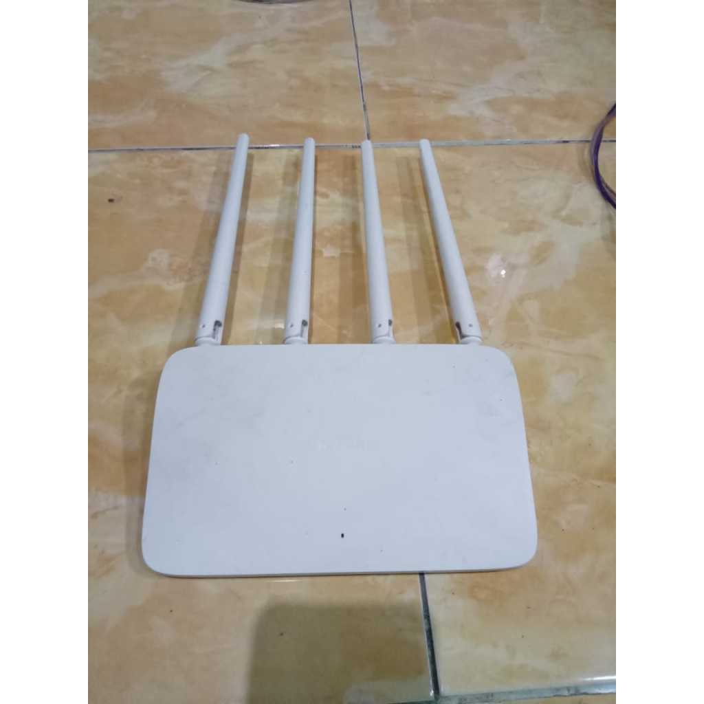 Router Tenda F6 bekas
