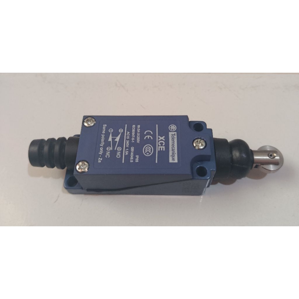 Limit Switch Telemecanique XCE 102