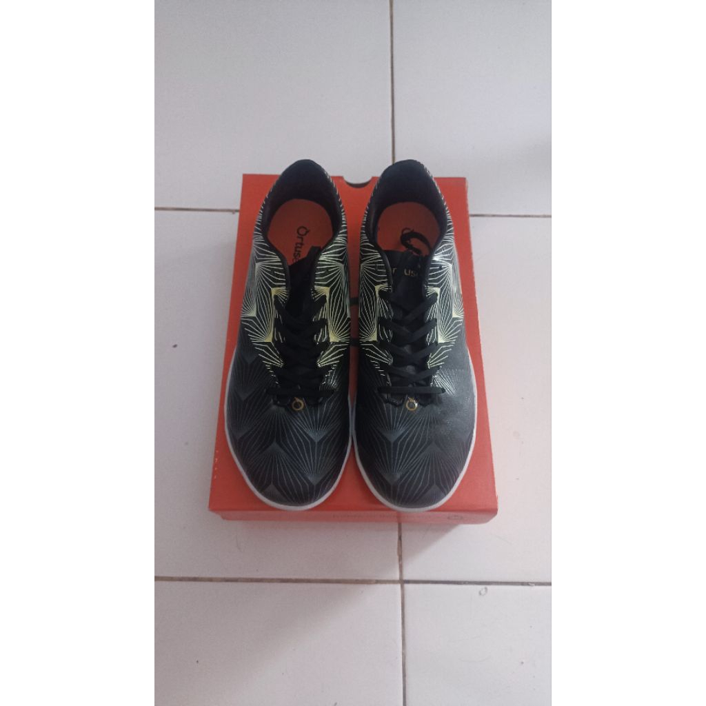 [Second] Ortuseight Neutron In Hitam