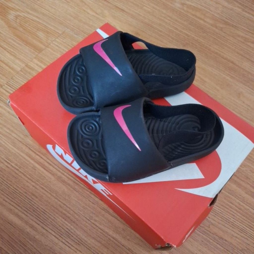 Preloved Sandal Anak Perempuan Nike Kawa.