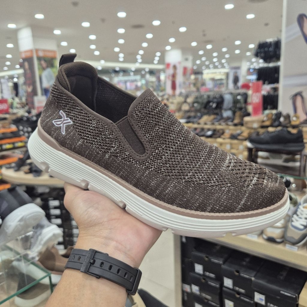 DR.KEVIN Sepatu slip on pria best seller size 39-43