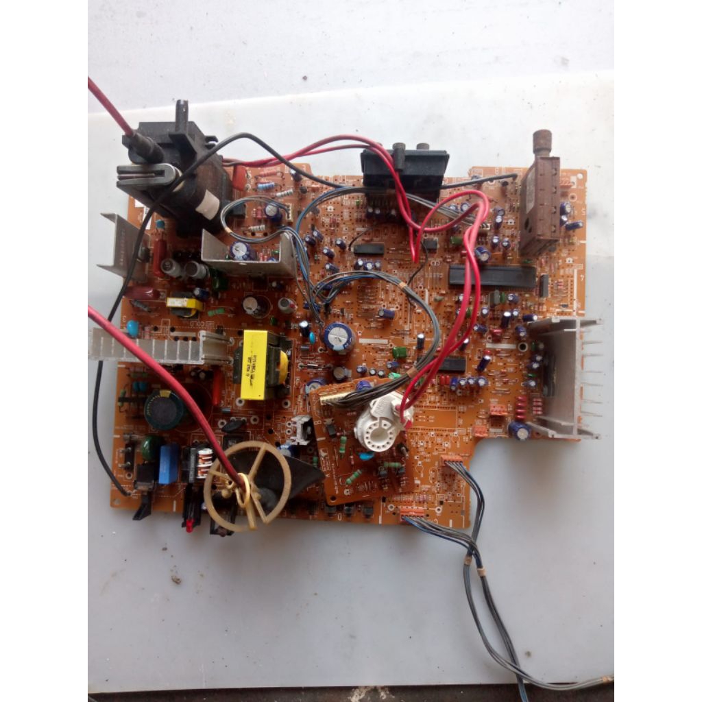 mesin tv LG tabung 21inch,layar datar/flat,komponen lengkap,blm uji test/gambling