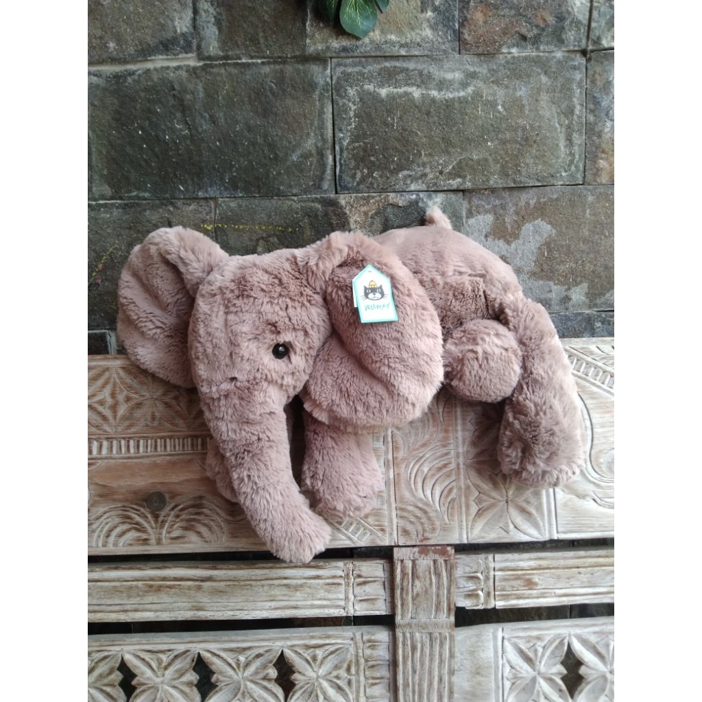 smudge elephant size Large by jellycat (NWT)