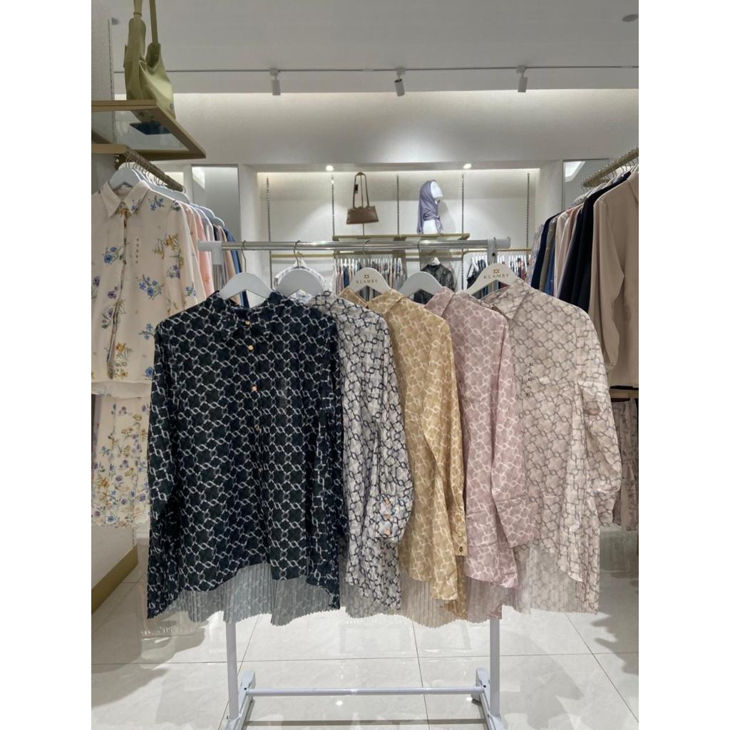 Monogram Pleated Shirt Wearing Klamby