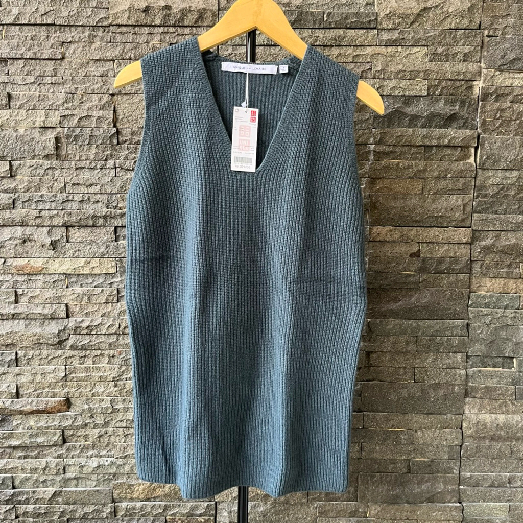[NEW] UNIQLO and LEMAIRE Vest Grey Knit V-neck Katun Rajut Halus Abu-abu