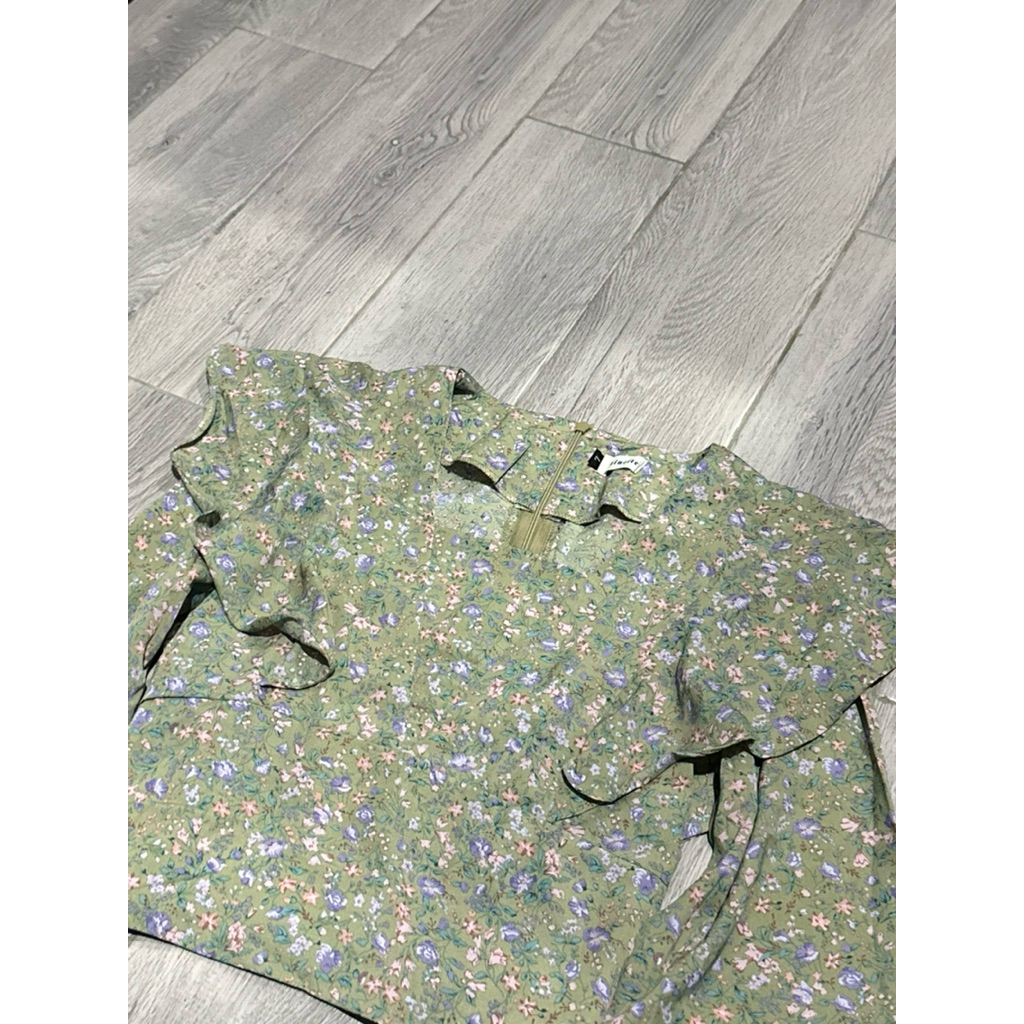 Korean Flower Blouse by Ninette