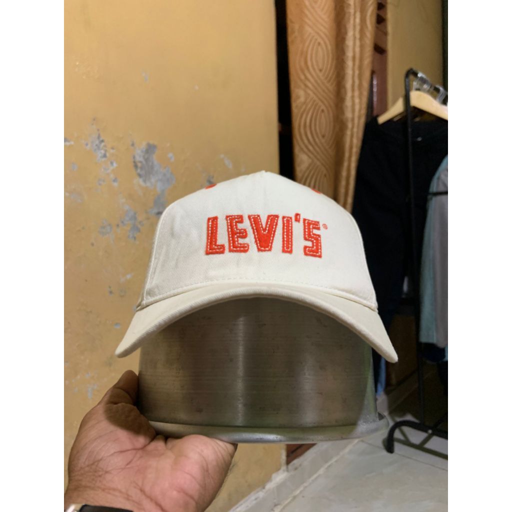 TOPI LEVIS SECOND/TOPI BEKAS/TOPI LELONG