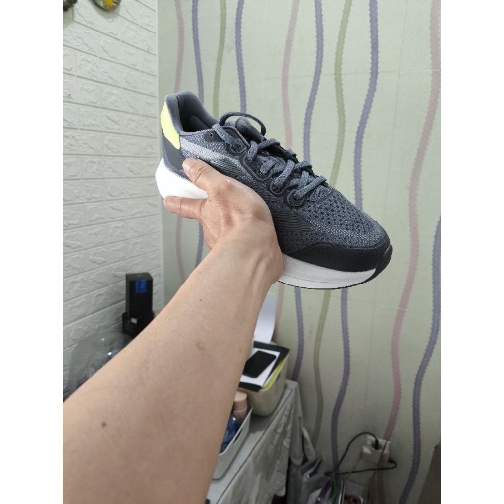 Sepatu running duramo speed 2 dark grey