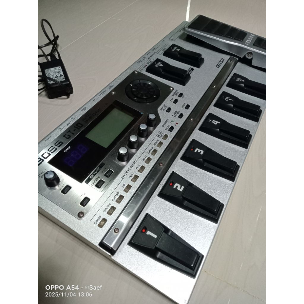 Efek Gitar Boss Gt10