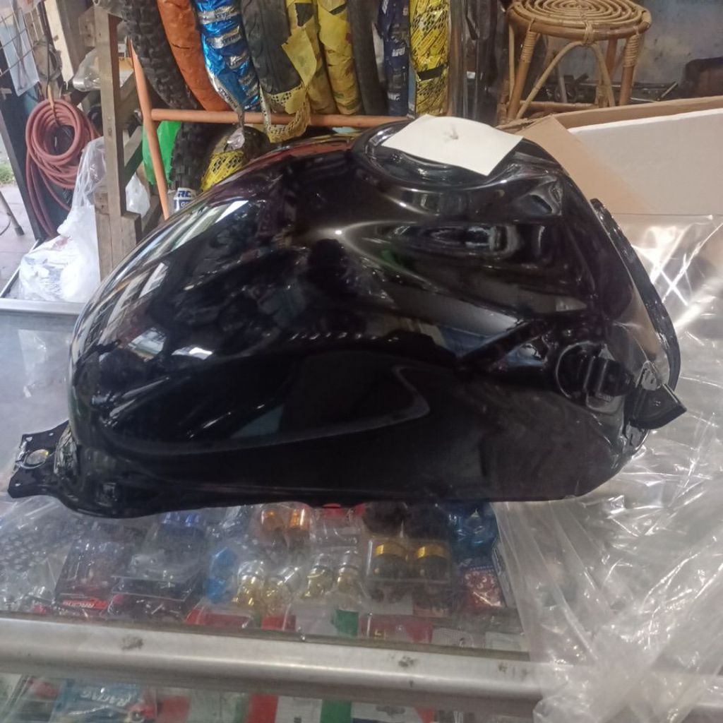 tangki Megapro new  original 17510-KYE-900BNS