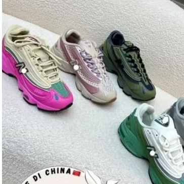 sepatu olah raga wanita