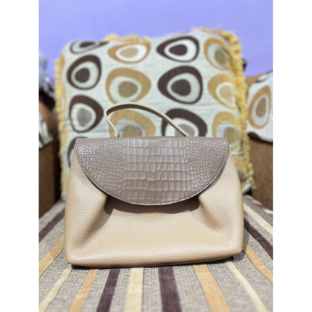 PRELOVED TAS LOCAL.ID