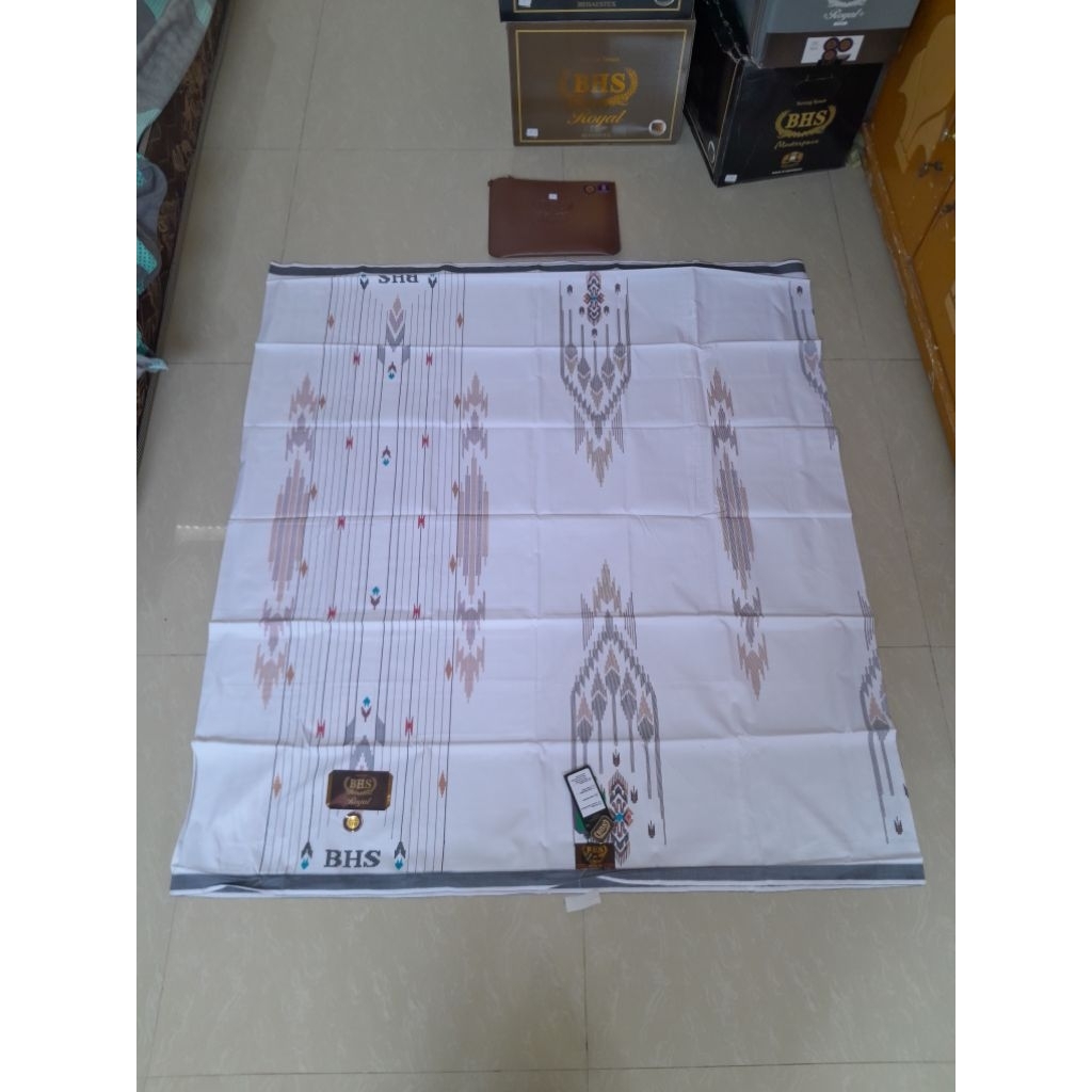 Sarung BHS ROYAL GOLD STB-PUTIH-i20